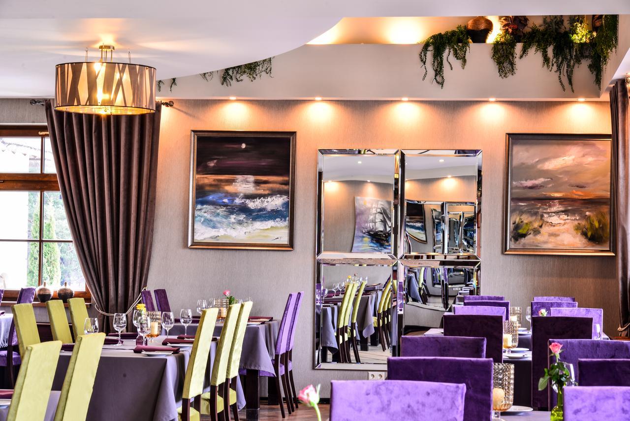 Port Hotel Ādaži エクステリア 写真