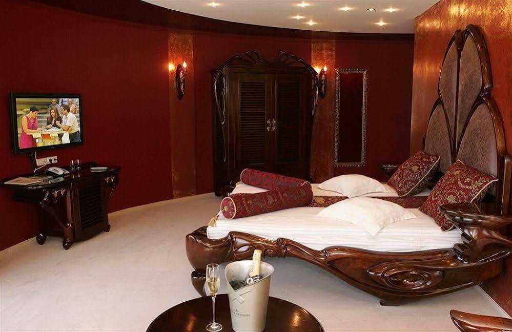Port Hotel Ādaži エクステリア 写真