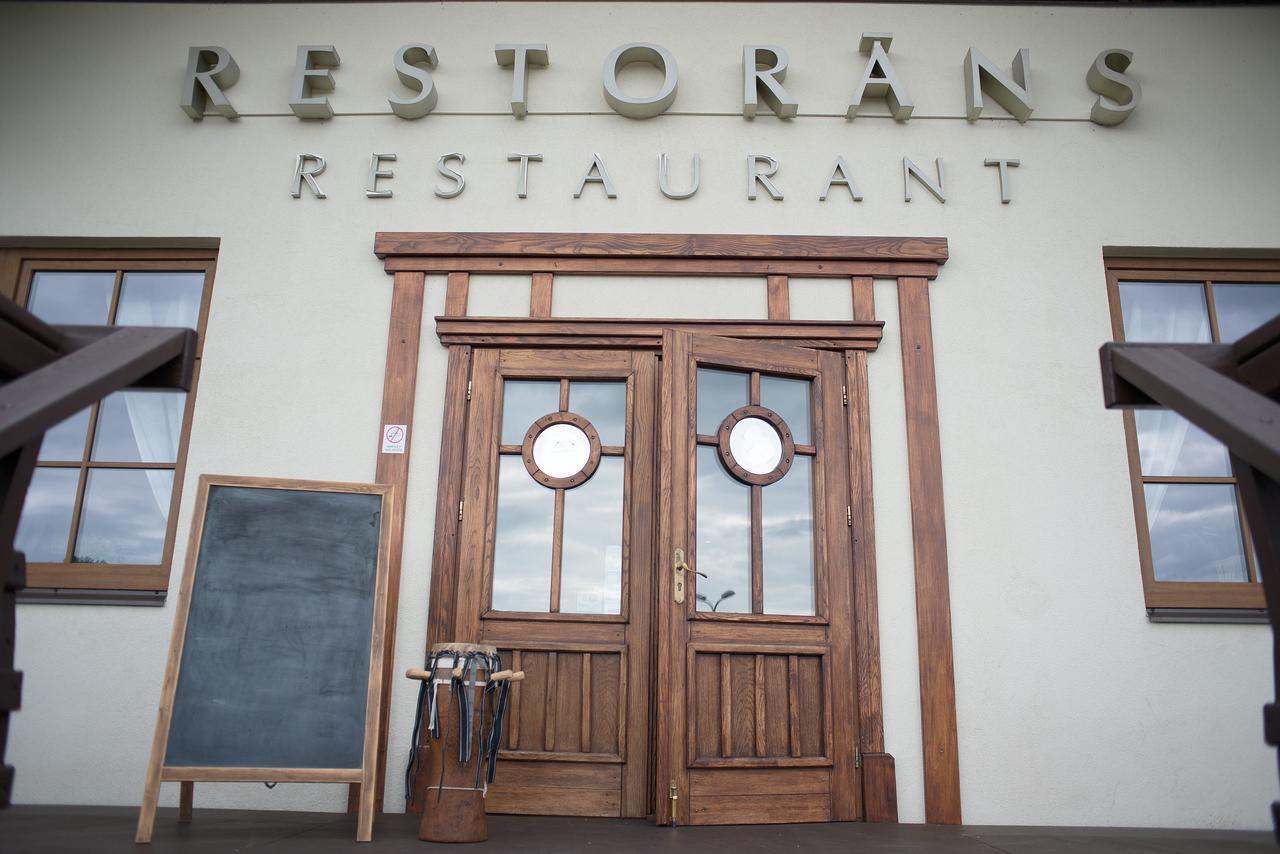 Port Hotel Ādaži エクステリア 写真