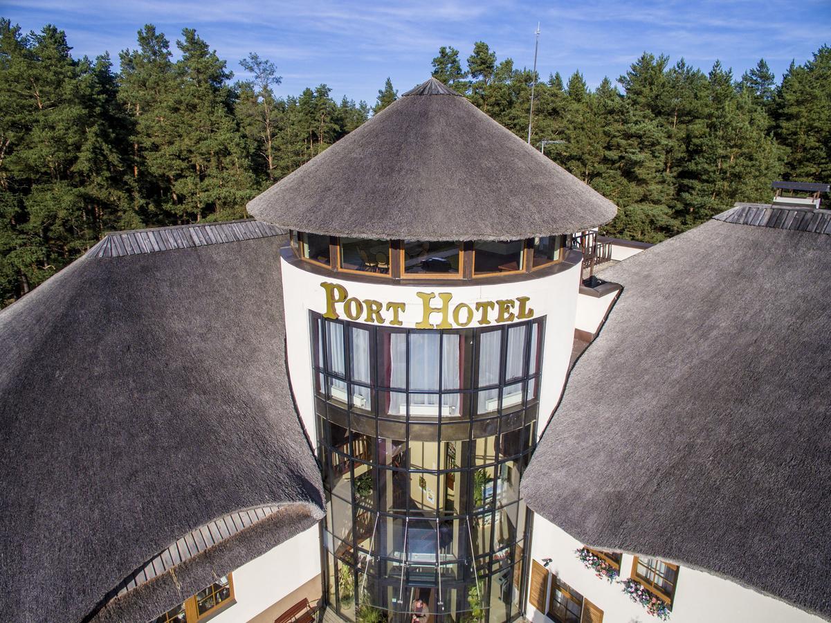 Port Hotel Ādaži エクステリア 写真