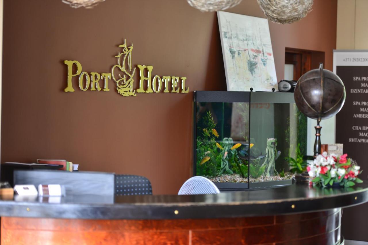 Port Hotel Ādaži エクステリア 写真